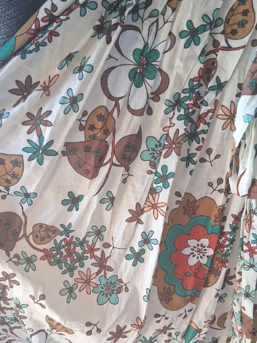 Double Zero Cream Floral Midi Dress with Red Accents - Picture 10 of 12